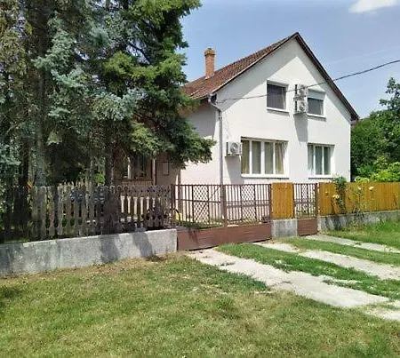 Fenyveskert Udulohaz